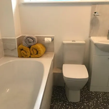 Road- Short Walk To Charlestown, & Coastal Paths- Dog Friendly Holiday home