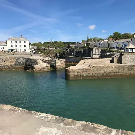 Road- Short Walk To Charlestown, & Coastal Paths- Dog Friendly Carlyon Bay